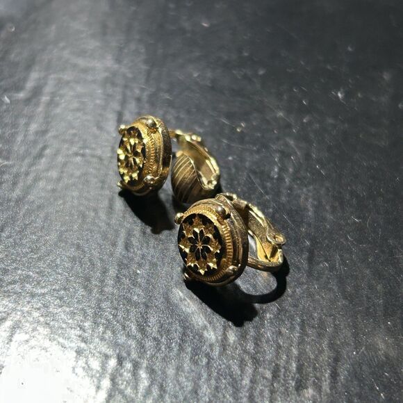 Vintage Avon Signed Starburst Gold Tone Clip-On Earrings - Picture 3 of 5